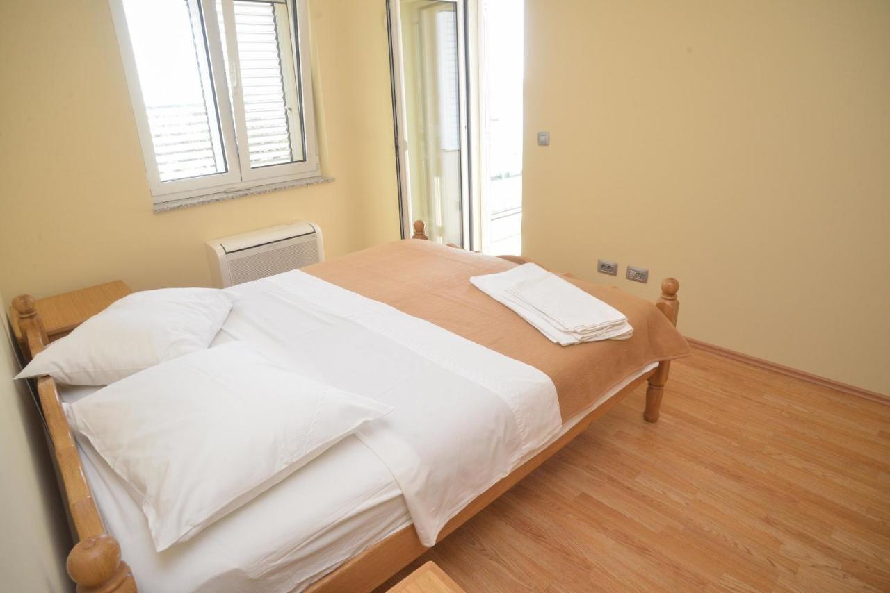 Apartments Citrine On The Beach Biograd Na Moru Bagian luar foto
